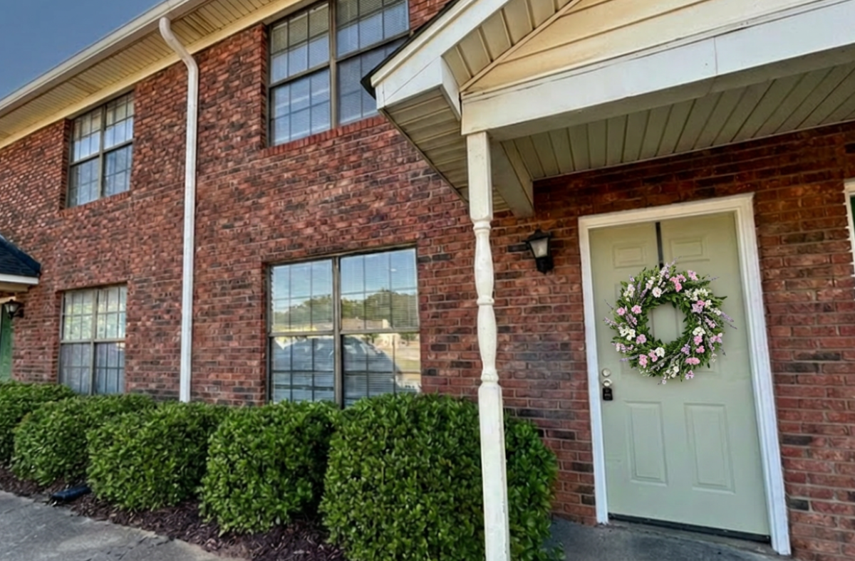 1216 North Main Street - B8