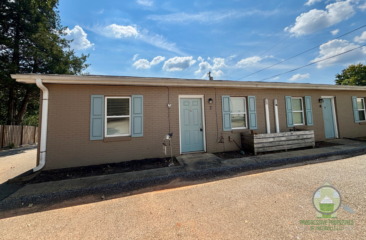 3806 East North Street - 7